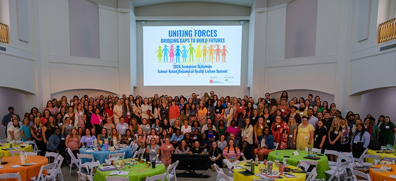 Hundreds of Liaisons pose for a group photo