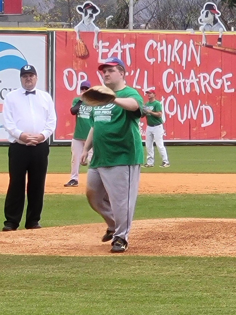 baseball player catching a ball in his mitt