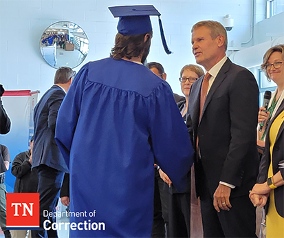 Photo of Governor Lee Speak With Graduates