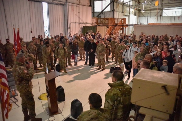 Soldiers from the Tennessee National Guard’s 1st Battalion, 181st Field Artillery Regiment, are welcomed home by Maj. Gen. Jeff Holmes, Tennessee’s Adjutant General, following the unit’s arrival at Smyrna’s Volunteer Training Site, Feb. 3. The unit successfully completed a 10-month deployment to the Middle East. (photo by Sgt. 1st Class Timothy Cordeiro) Soldiers from the Tennessee National Guard’s 1st Battalion, 181st Field Artillery Regiment, are welcomed home by Maj. Gen. Jeff Holmes, Tennessee’s Adjutant General, following the unit’s arrival at Smyrna’s Volunteer Training Site, Feb. 3. The unit successfully completed a 10-month deployment to the Middle East. (photo by Sgt. 1st Class Timothy Cordeiro)